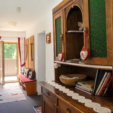 Kreuzjoch 142- Naviser Huette Navis